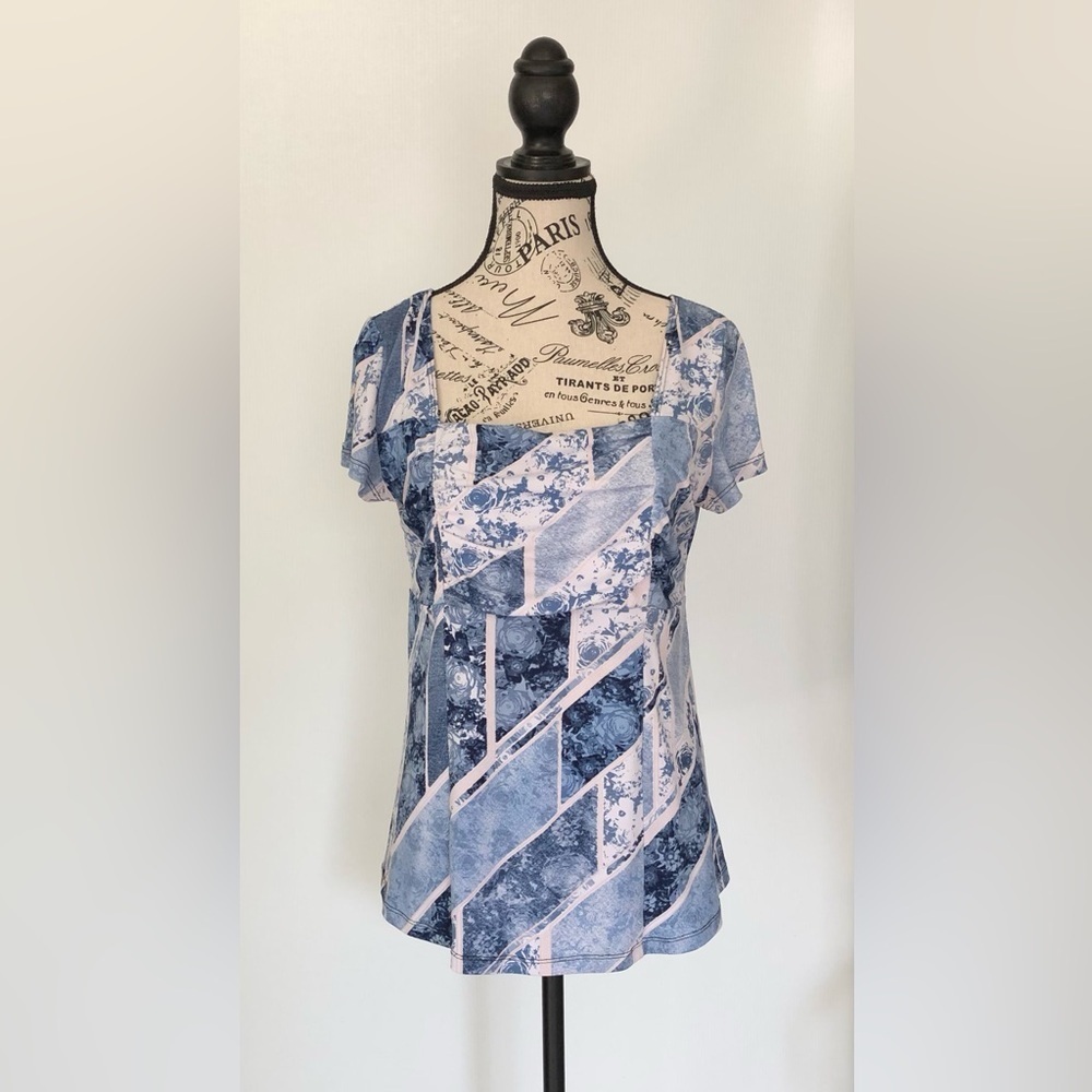 Victoria Collection Ladies Top medium short sleeves